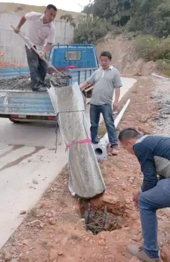 太阳能路灯地基浇筑方法_大路灯怎么安装_太阳能路灯安装步骤