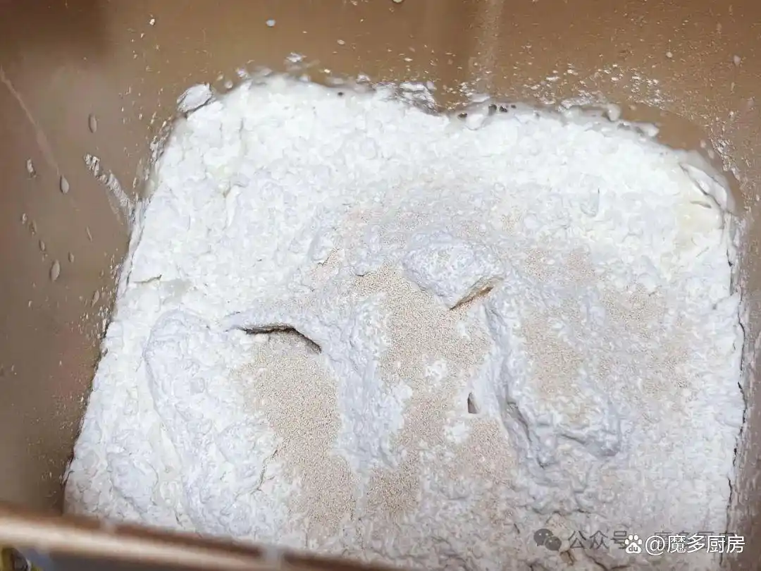 香蕉吐司披萨制作教程_早餐机烤哪种面包_面包机一键式面包做法