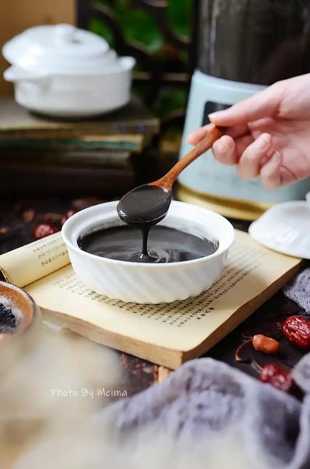 养生黑芝麻糊做法_自制黑芝麻糊食谱_破壁机芝麻糊的做法