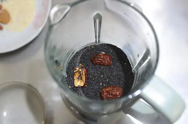 破壁机芝麻糊的做法_养生黑芝麻糊做法_自制黑芝麻糊食谱