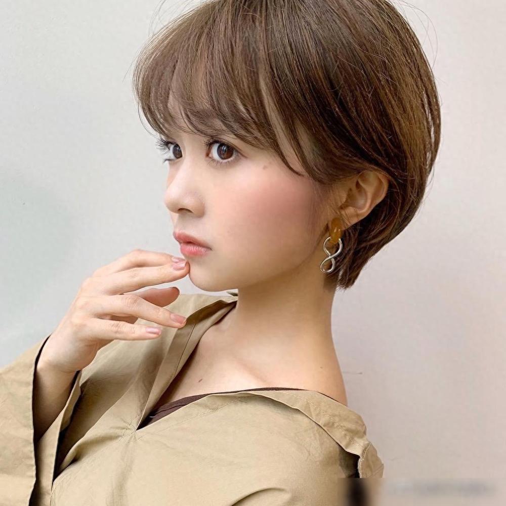 短发不用卷发棒做卷发_短发不烫同样美丽_适合圆脸的短发造型