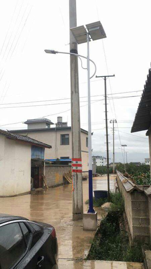 大路灯怎么安装_太阳能路灯厂家定制_太阳能路灯安装