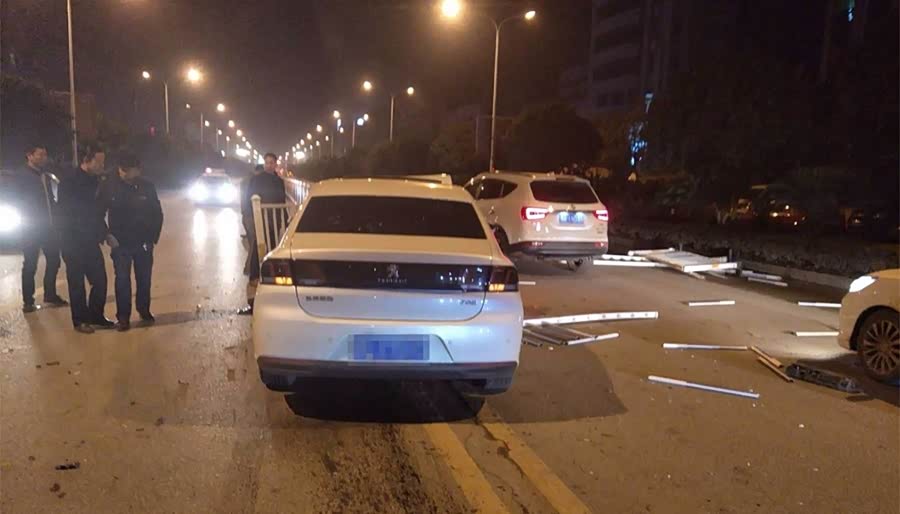 安全护栏二次伤害_防撞桶销售_汽车安全配置