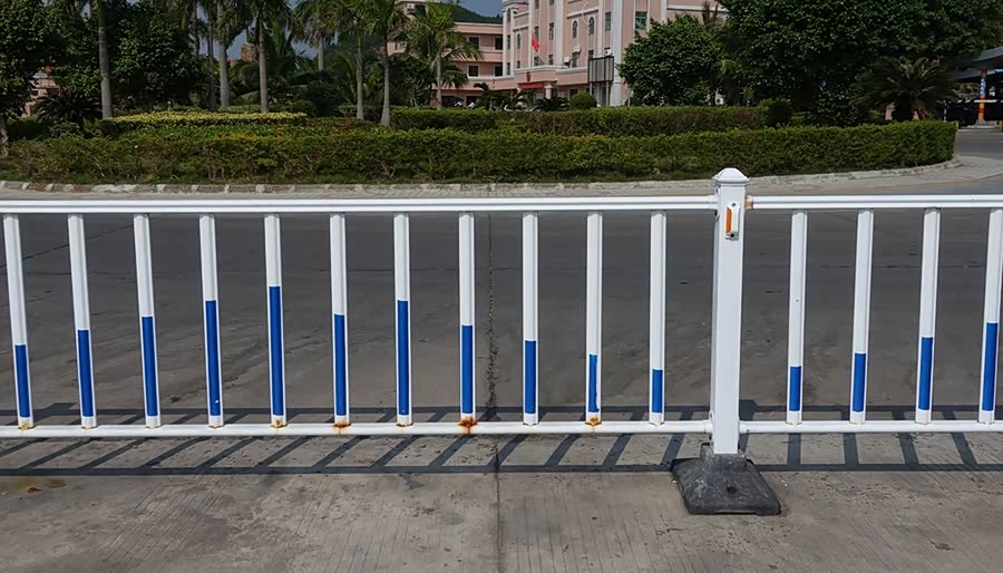 防撞桶销售_汽车安全配置_安全护栏二次伤害