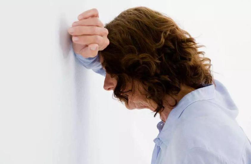 浑身无力出虚汗是怎么回事_异常出汗_频繁出汗