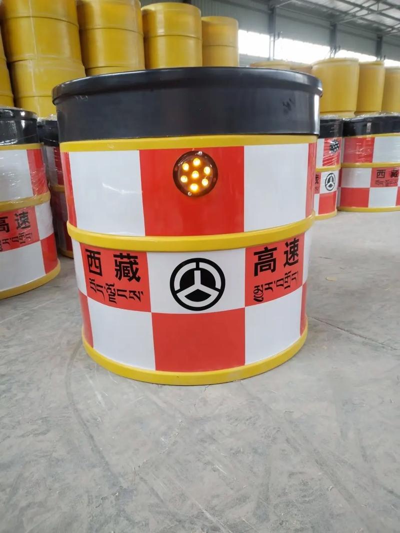 防撞桶公路安全规范_防撞桶规范_防撞桶市政道路安防作用