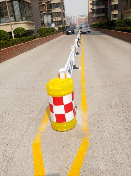 防撞桶市政道路安防作用_防撞桶公路安全规范_防撞桶规范