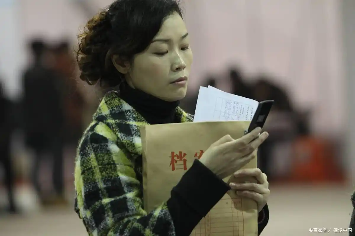 中年失业家庭压力_35岁失业一年如何应对_35岁创业失败找工作