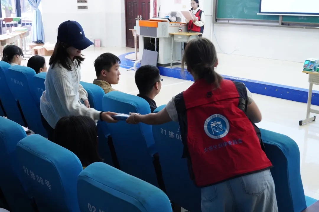 避孕药具宣传教育活动_学生健康知识普及_避孕贴怎么用