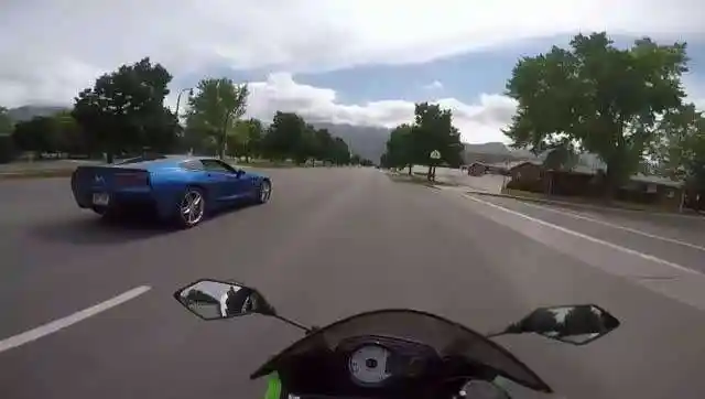 旋转防撞桶_高速公路防撞护栏_防撞桶布置