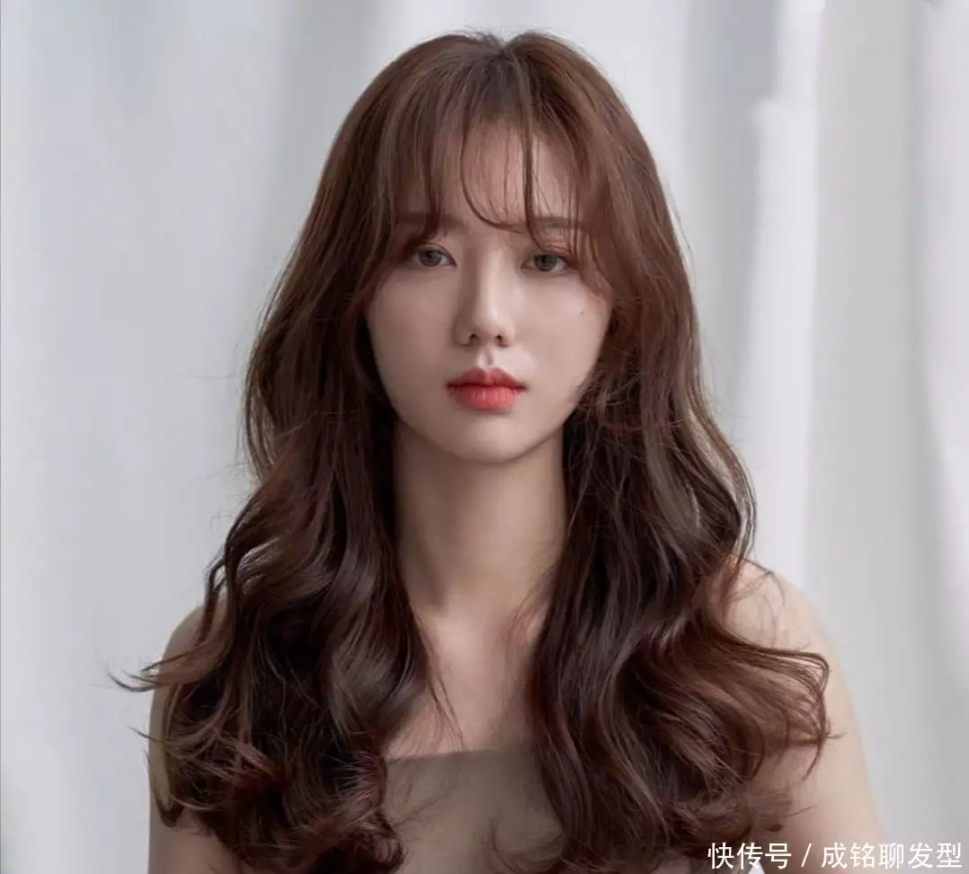 S型卷发造型_韩式长卷发_韩式卷发棒教程