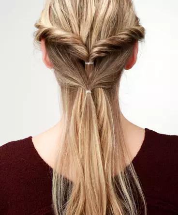 短卷发教程_斜刘海短卷发造型_短发用卷发棒卷内扣