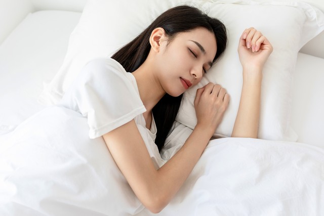 夜间频繁起夜小便_半夜突然醒来口干舌燥_晚上睡觉出虚汗