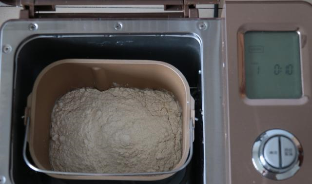 早餐机烤哪种面包_面包机蜂蜜吐司做法_面包机做吐司