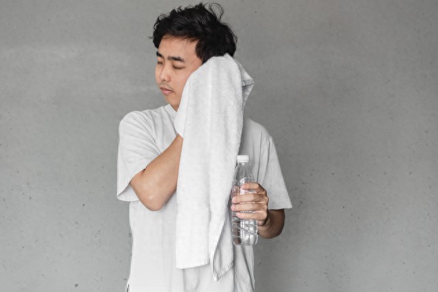 多汗类型_异常多汗中医调理_晚上睡觉出虚汗