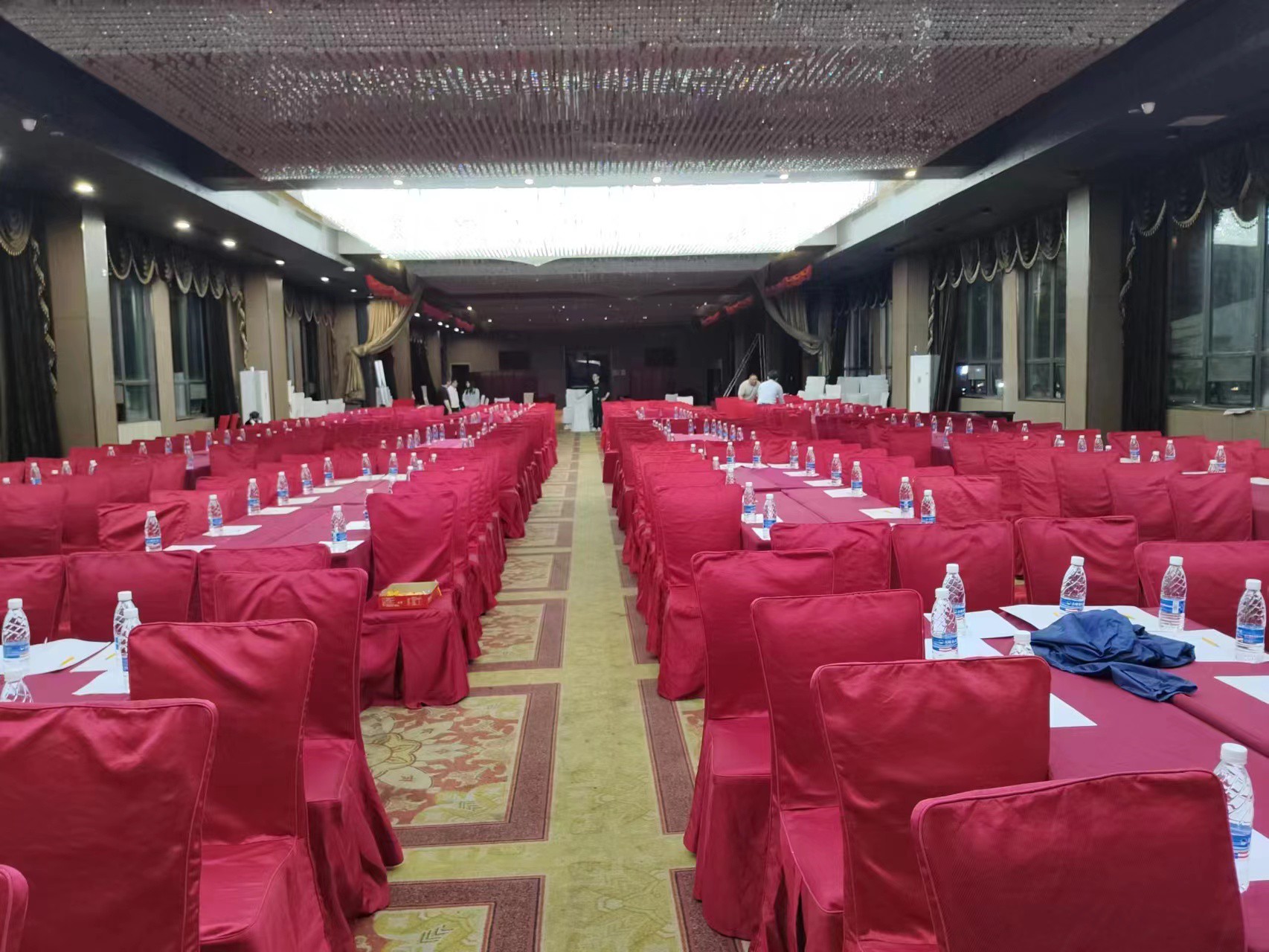 舞台布景道具租赁_舞台灯控台安装_舞台灯光音响设备