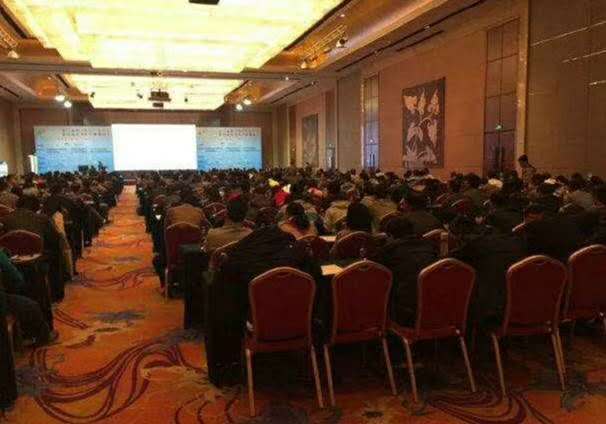 舞台灯控台安装_舞台布景道具租赁_舞台灯光音响设备