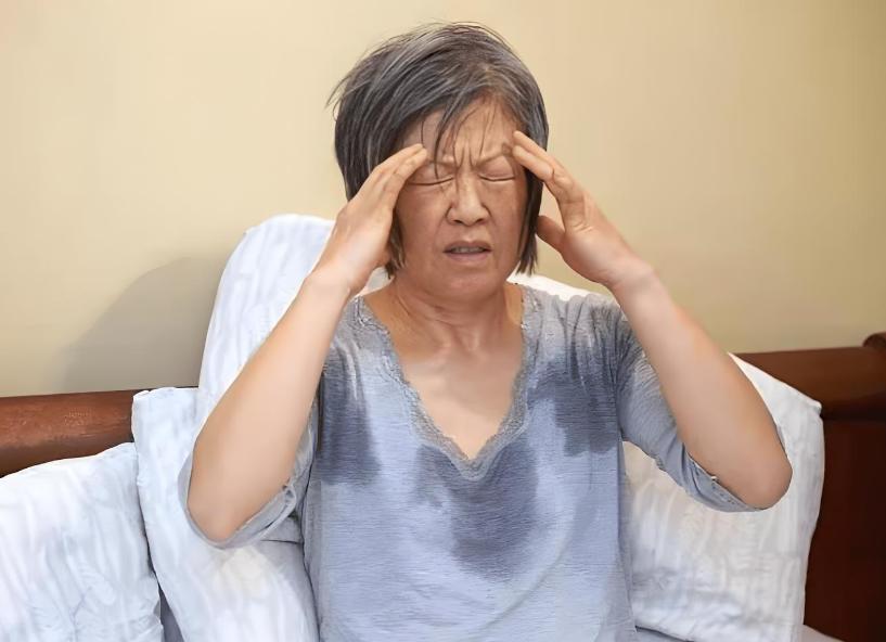 晚上出虚汗是怎么回事_异常出汗症状_频繁出汗原因