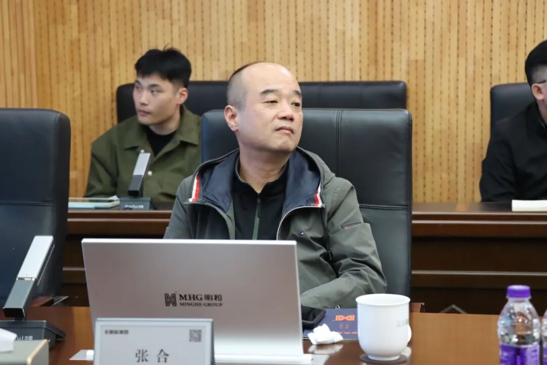 舞台灯控台排列_舞台影视灯光技术革新_文旅场景创新应用