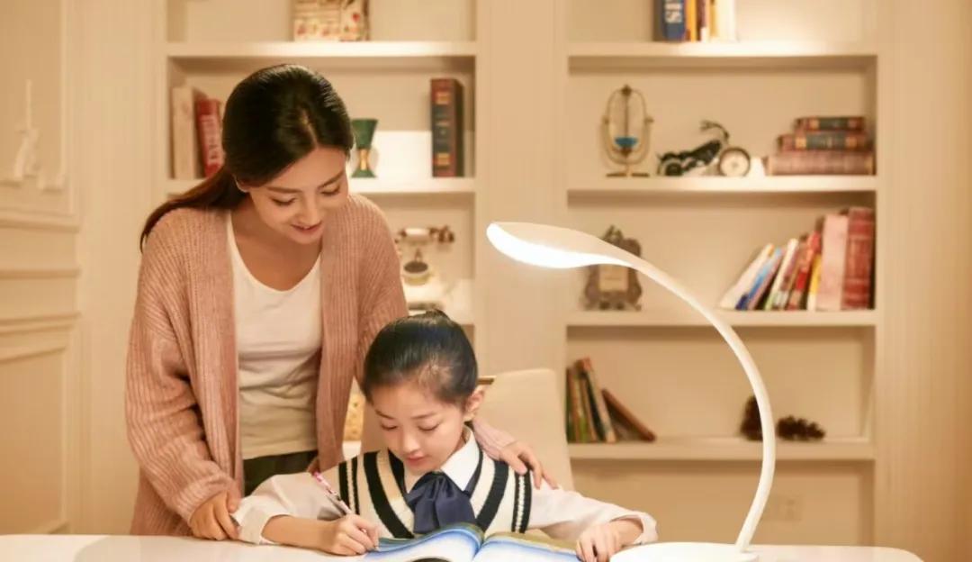 大路灯评测_大路灯有必要买吗_护眼灯选购指南