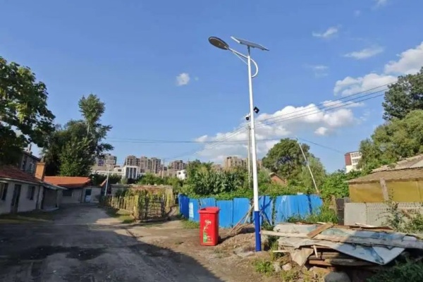 大路灯安装_解决夜间出行难题_太阳能路灯安装