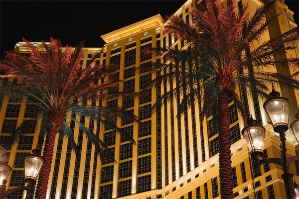 户外亮化灯具安装流程_大路灯安装_户外灯具安装注意事项