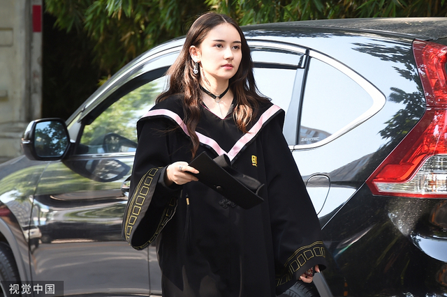 北京电影学院毕业_北京电影学院表演学院毕业照_北电2019届毕业典礼俊男美女