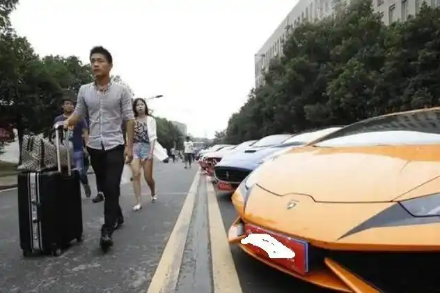 北京电影学院新生颜值_北京电影学院学生_北京电影学院开学季