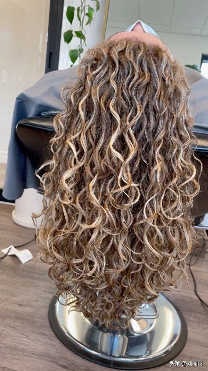 羊毛卷发型_染烫结合羊毛卷_推荐好用的卷发棒