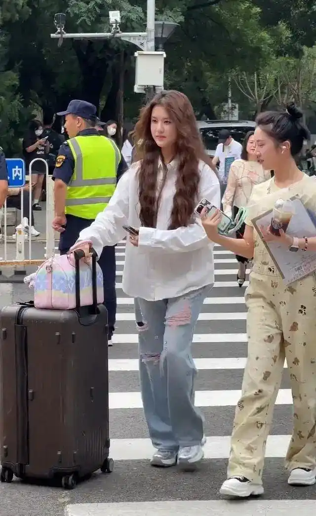 北京电影学院学生_北影新生外貌同质化现象_北京电影学院新生颜值