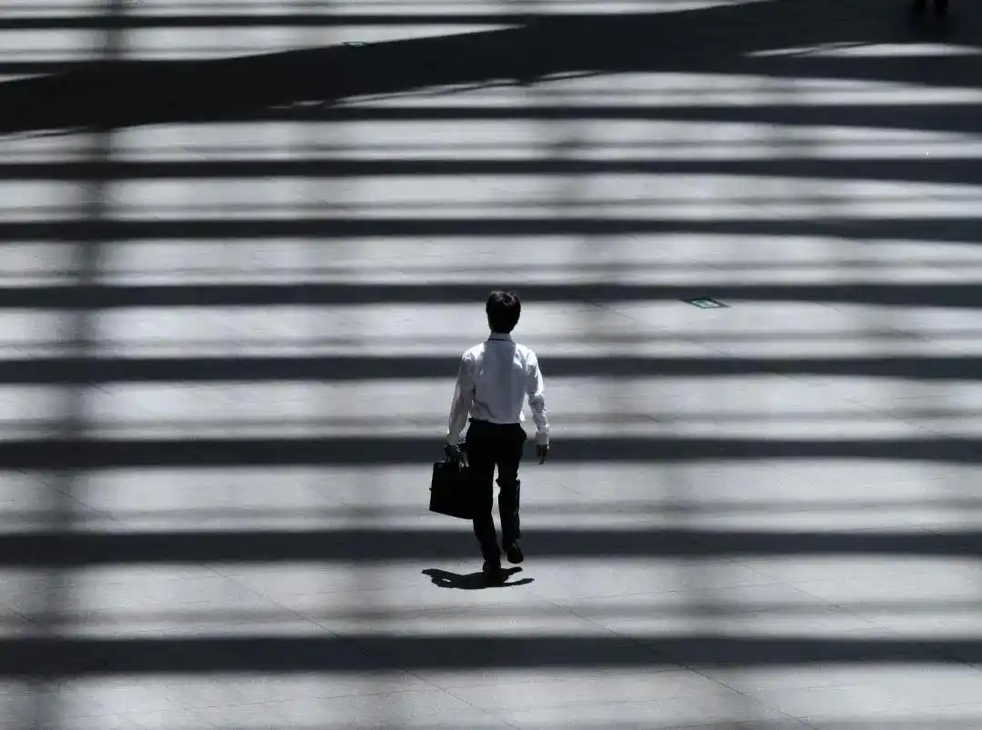 积极心理学走出低谷_30岁男人创业失败求职_35 中年人创业失败转型求职经历