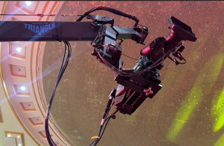 中国中文卫视讯道摄像机更新升级虚拟绿幕技术_讯道摄像机_演播厅灯光设计讯道摄像机虚拟绿幕抠像