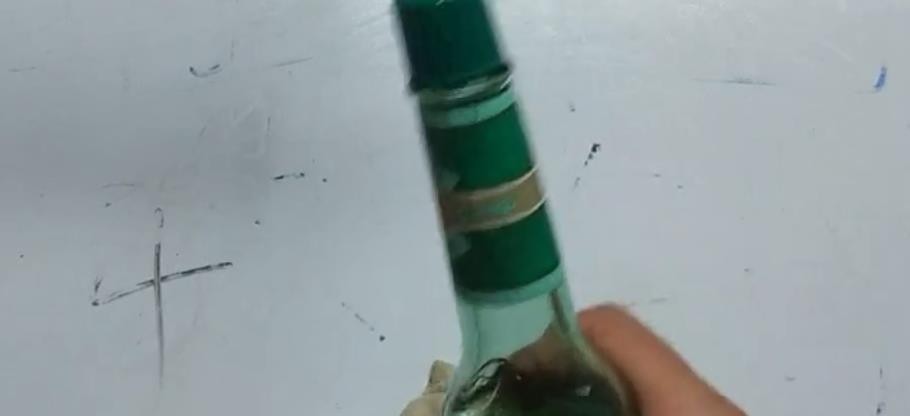 擦掉白板笔痕迹方法_去除白板记号笔污渍技巧_白板笔擦不掉