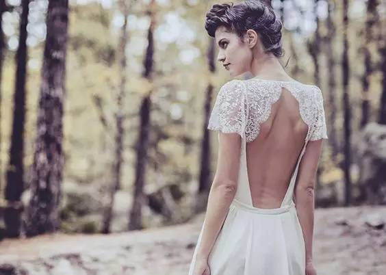 婚纱轻纱_轻婚纱_婚纱轻纱的意思