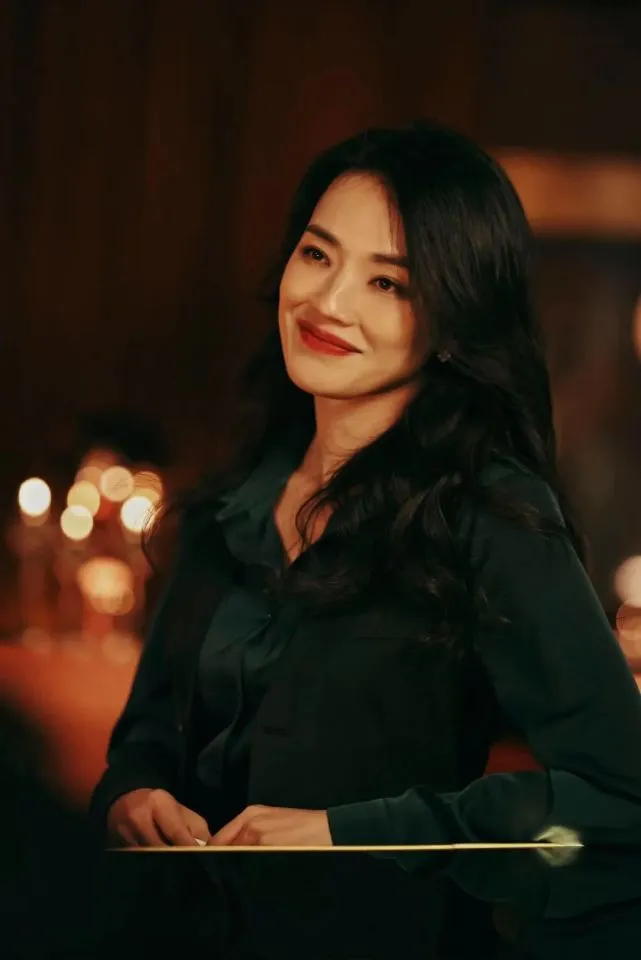 水波纹卷发造型_怎样用卷发棒卷梨花头_卷发棒尺寸选择