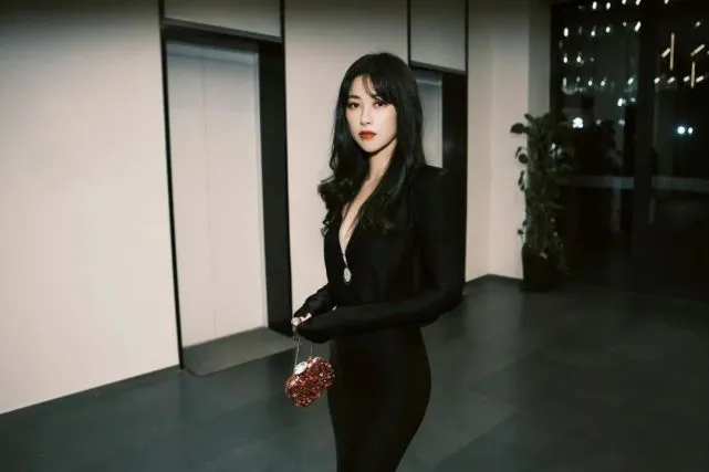 怎样用卷发棒卷梨花头_卷发棒尺寸选择_水波纹卷发造型