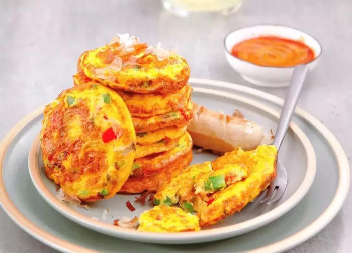 早餐鸡蛋麦芬杯教程_早餐机鸡蛋杯食谱_鸡蛋麦芬蔬菜搭配