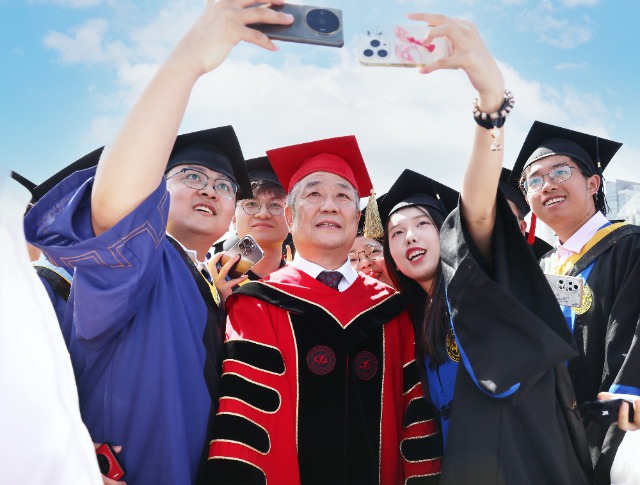 北航校长寄语毕业生_北京航空航天大学2024毕业典礼_北京航空航天大学毕业