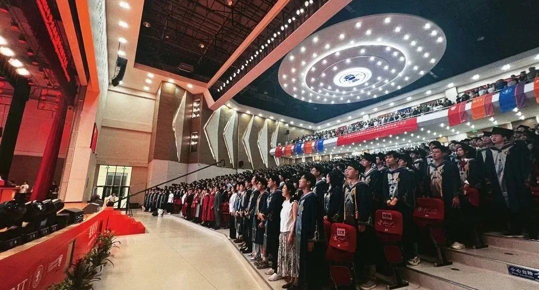 北京交通大学威海校区中外合作办学_北京交通大学毕业_北京交通大学威海校区毕业典礼