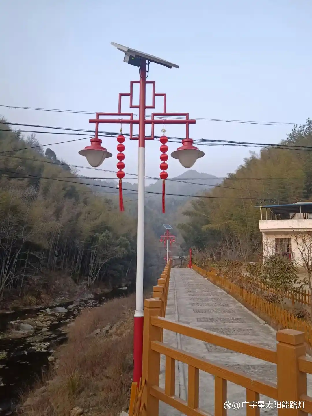 大路灯怎么安装_大面板太阳能路灯安装步骤_大面板太阳能路灯安装教程