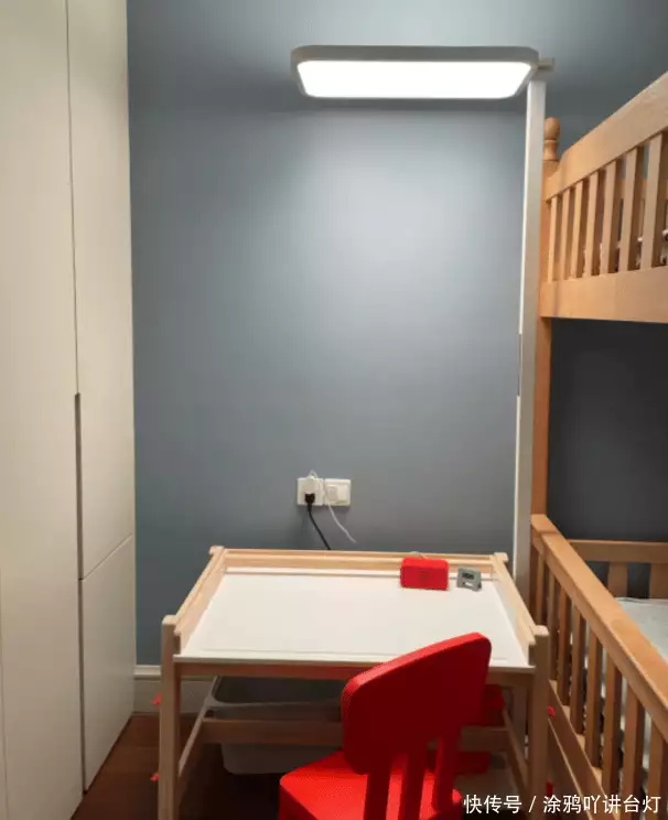 护眼大路灯 台灯 学生 使用 大路灯 学生 适用性 劣质护眼大路灯 真相 揭露_大路灯使用