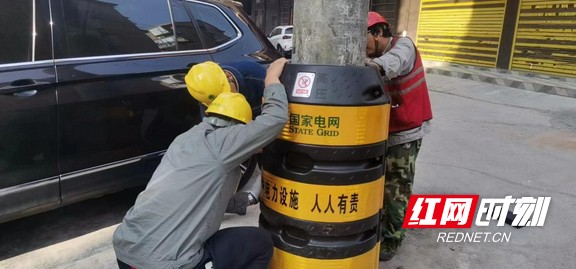 防撞桶加装电杆_电杆防撞装置安装_什么是防撞桶