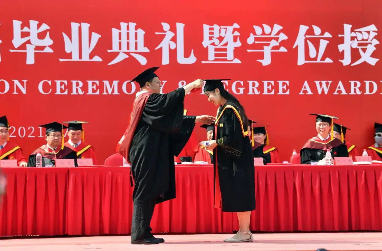 北京电影学院2021届毕业典礼_北京电影学院毕业_北京电影学院胡智锋毕业典礼讲话