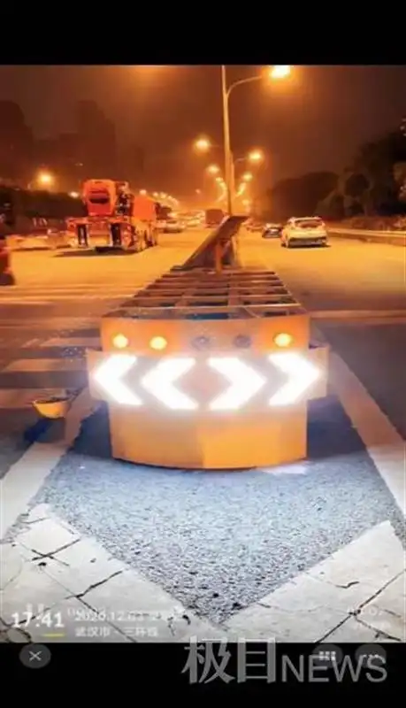 新型防撞垫_新型防撞桶_防撞桶安放