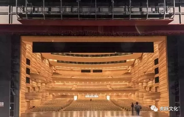 舞台灯光布光原理_舞台灯位设计_舞台灯控台排列