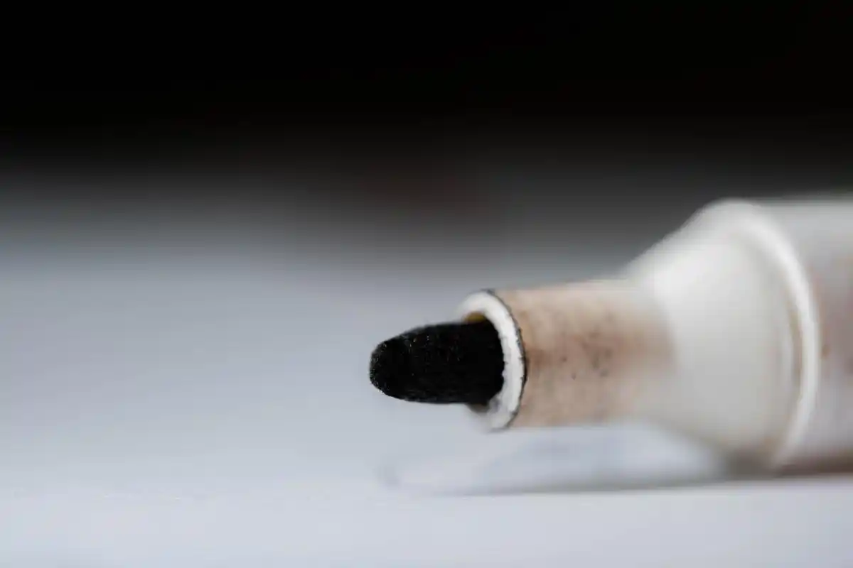 水性马克笔和油性马克笔的差异_白板笔与记号笔的区别_白板笔与记号笔的区别