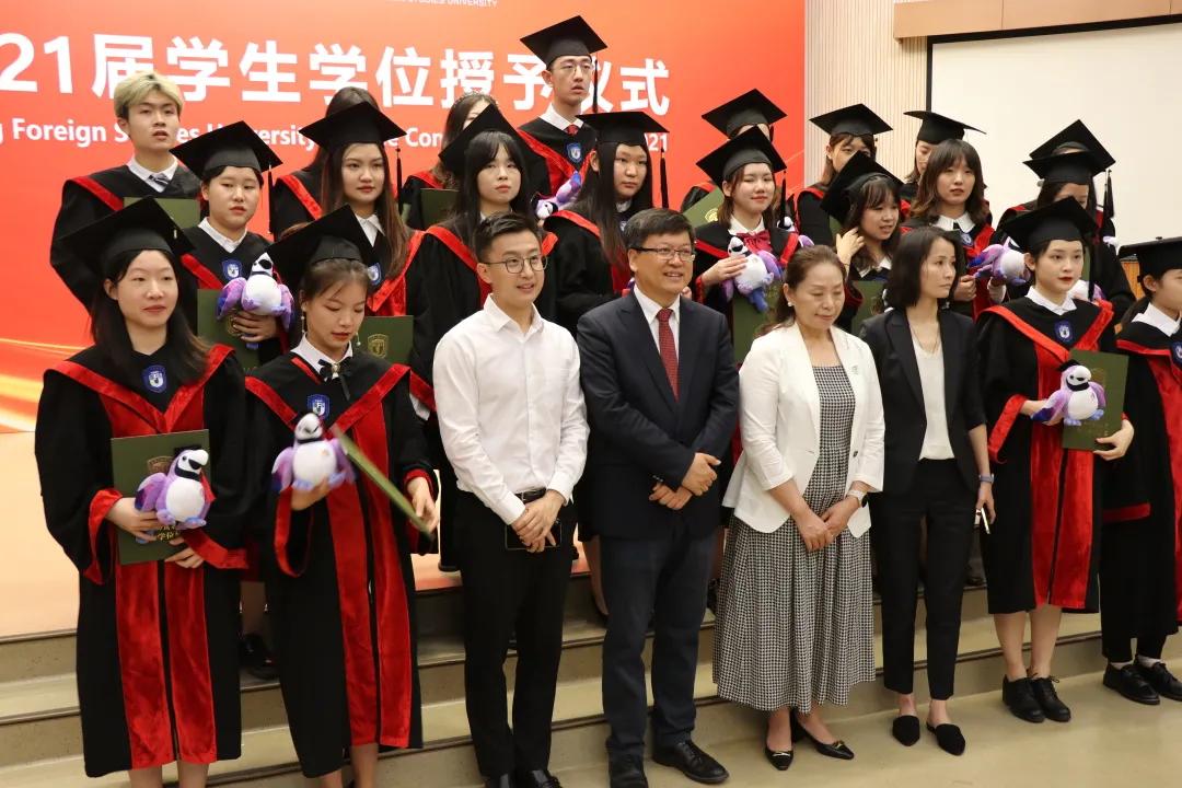 北京外国语大学毕业_北京外国语大学百年校庆毕业典礼_北京外国语大学八十周年校庆毕业生活动