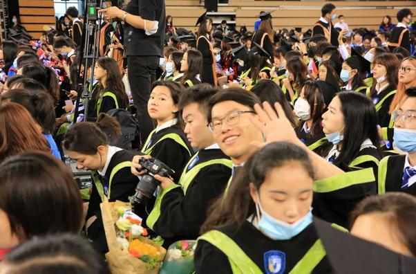 北京外国语大学八十周年校庆毕业生活动_北京外国语大学百年校庆毕业典礼_北京外国语大学毕业
