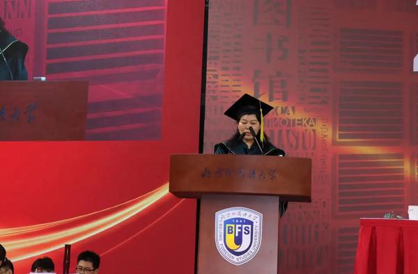 北京外国语大学八十周年校庆毕业生活动_北京外国语大学百年校庆毕业典礼_北京外国语大学毕业