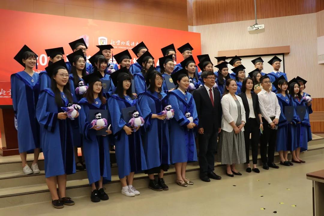 北京外国语大学毕业_北京外国语大学八十周年校庆毕业生活动_北京外国语大学百年校庆毕业典礼